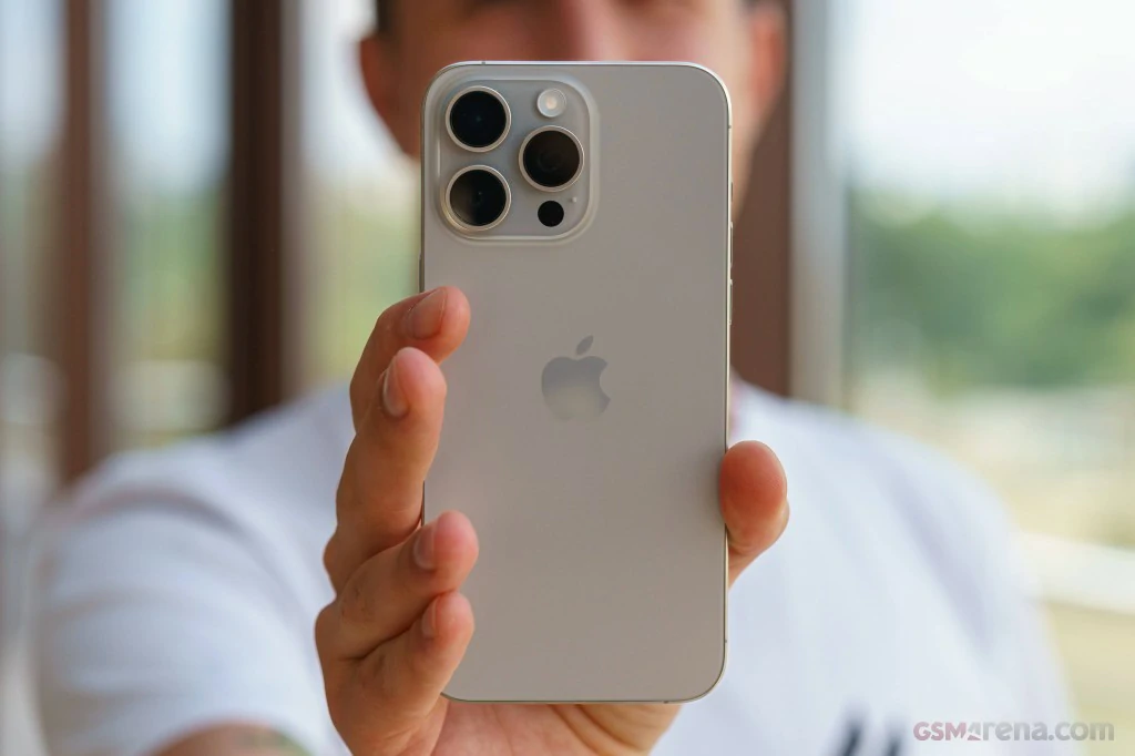 iphone 15 pro max 1 - بهترین گوشی برای ادمین اینستاگرام - فروشگاه فولو